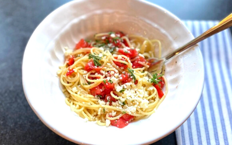 Pasta with Fresh Tomatoes