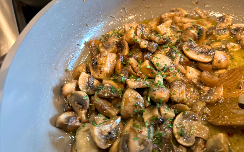 Buttery Sauteed Mushrooms with Garlic